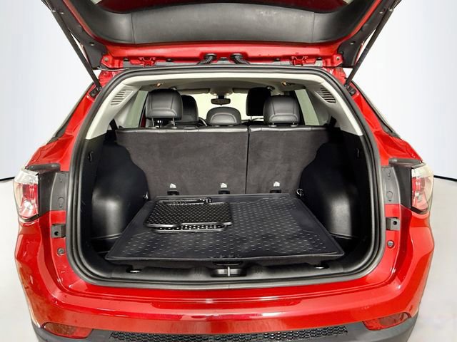 Used 2018 Jeep Compass Latitude w/ Cold Weather Group image 24