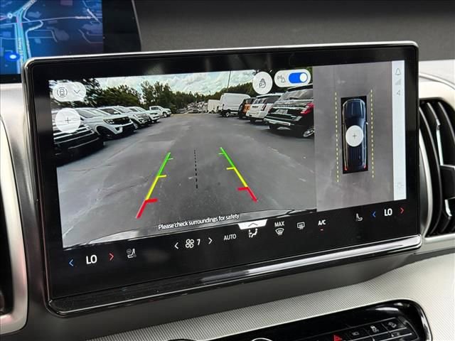 Certified 2025 Ford Expedition Active AWD/4WD image 25