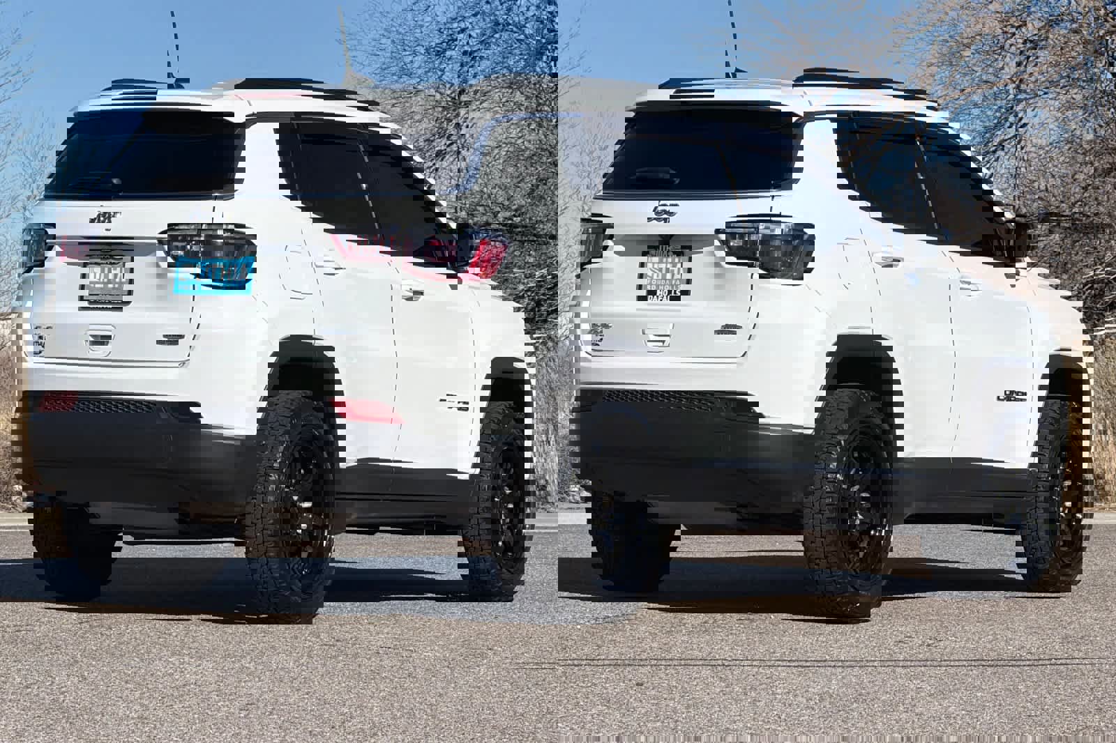 Used 2023 Jeep Compass Latitude image 5