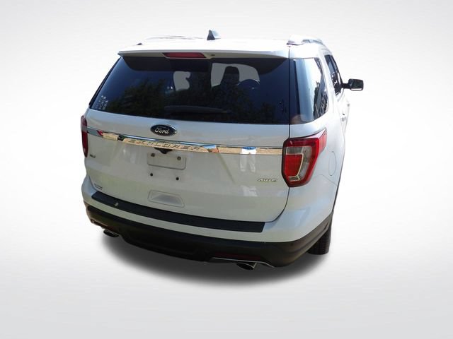 Certified 2018 Ford Explorer XLT AWD/4WD image 13