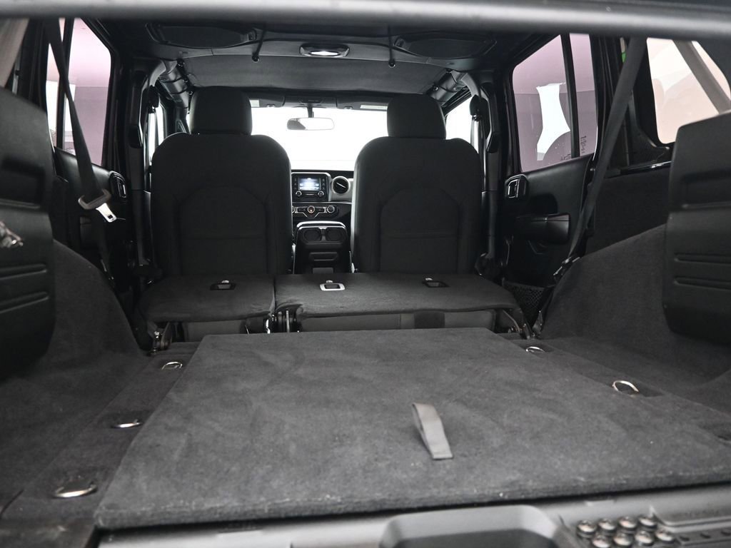 Used 2018 Jeep Wrangler Unlimited Sport image 26