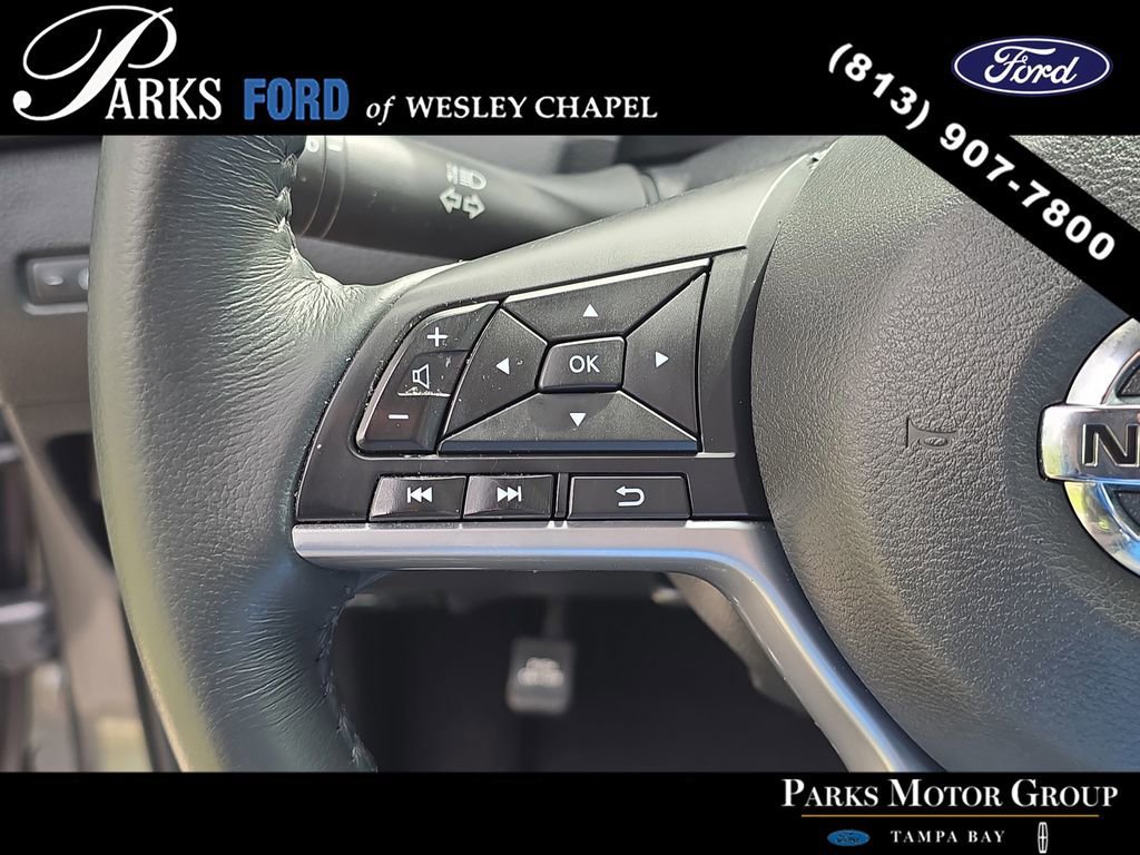 Used 2018 Nissan Rogue SV AWD/4WD image 29