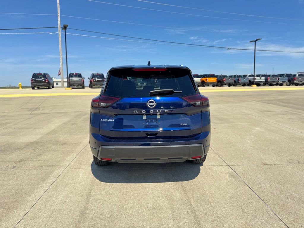 Used 2025 Nissan Rogue SV AWD/4WD image 6