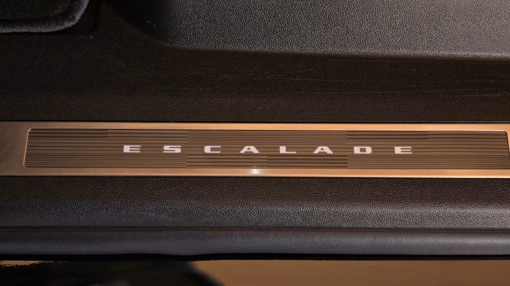 Used 2023 Cadillac Escalade ESV Sport Platinum AWD/4WD image 23