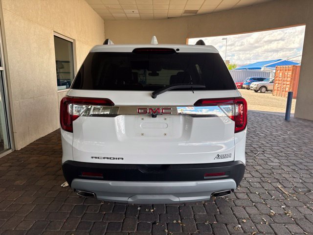 Used 2023 GMC Acadia SLT FWD image 3