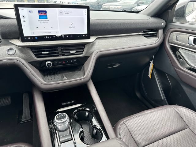 Certified 2025 Ford Explorer Platinum w/ Ultimate Package AWD/4WD image 21