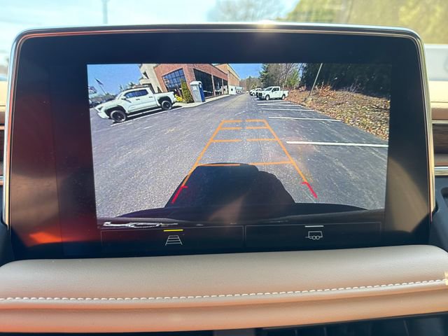 Used 2024 Chevrolet Suburban Premier image 23