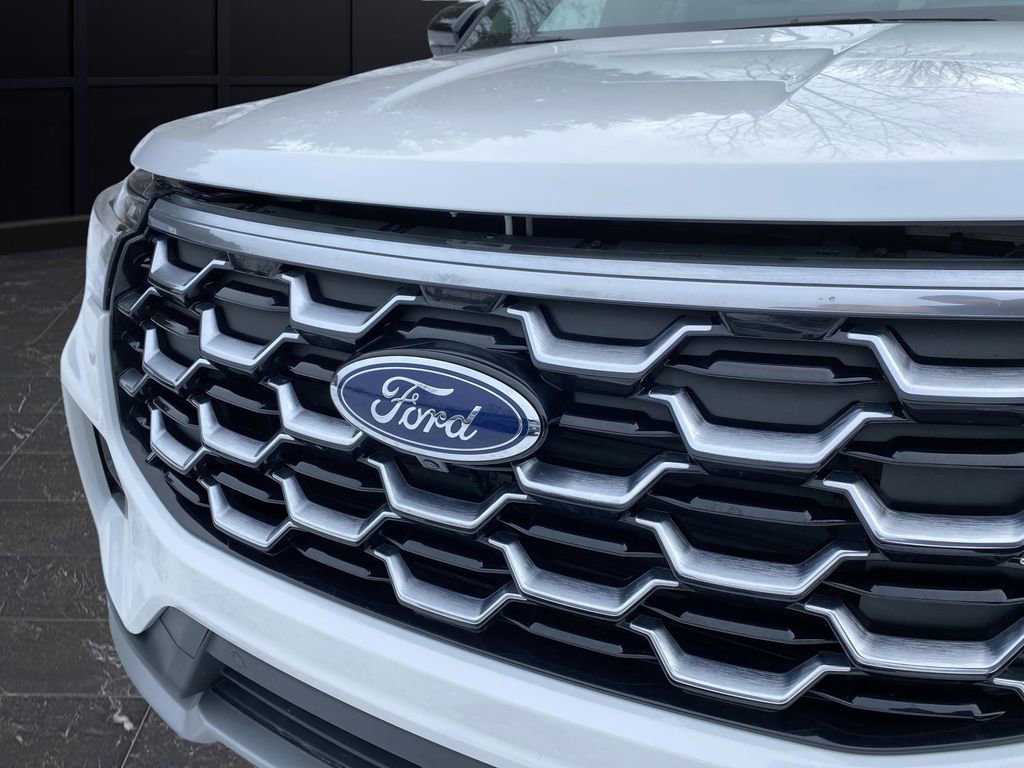 Certified 2025 Ford Explorer Platinum image 53