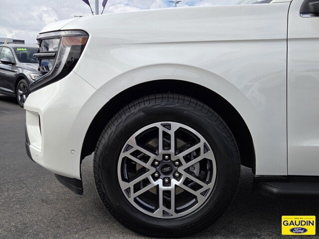 Certified 2025 Ford Expedition Active AWD/4WD image 10