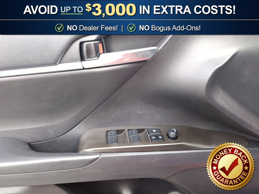 Used 2023 Toyota Camry SE FWD image 16