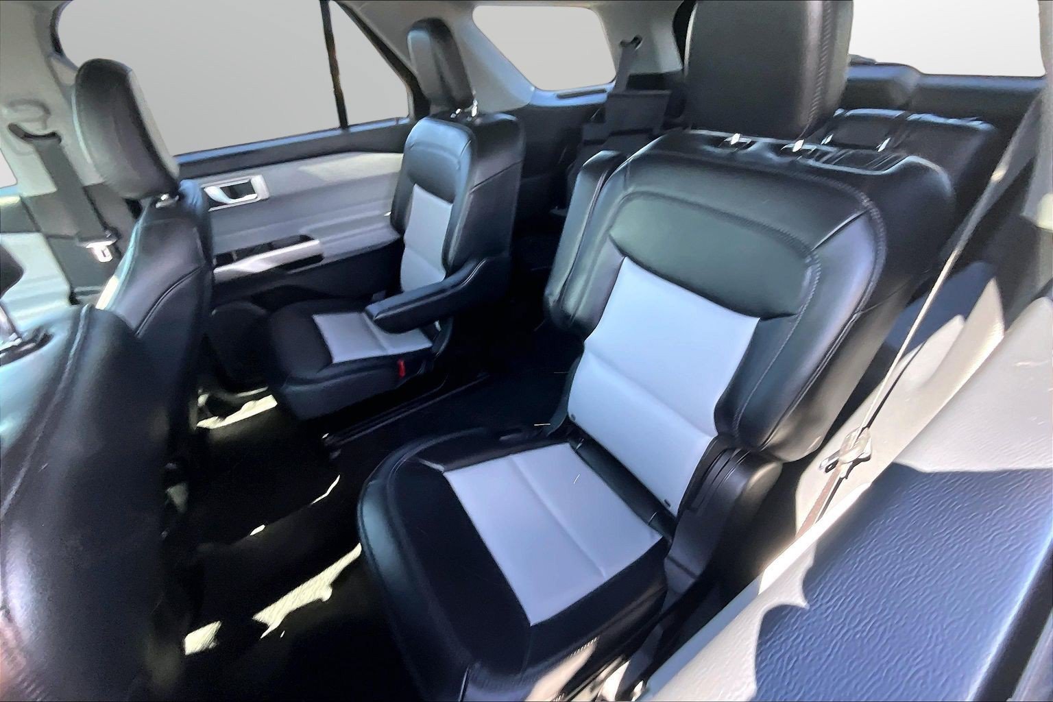Certified 2023 Ford Explorer XLT w/ Equipment Group 202A AWD/4WD image 18