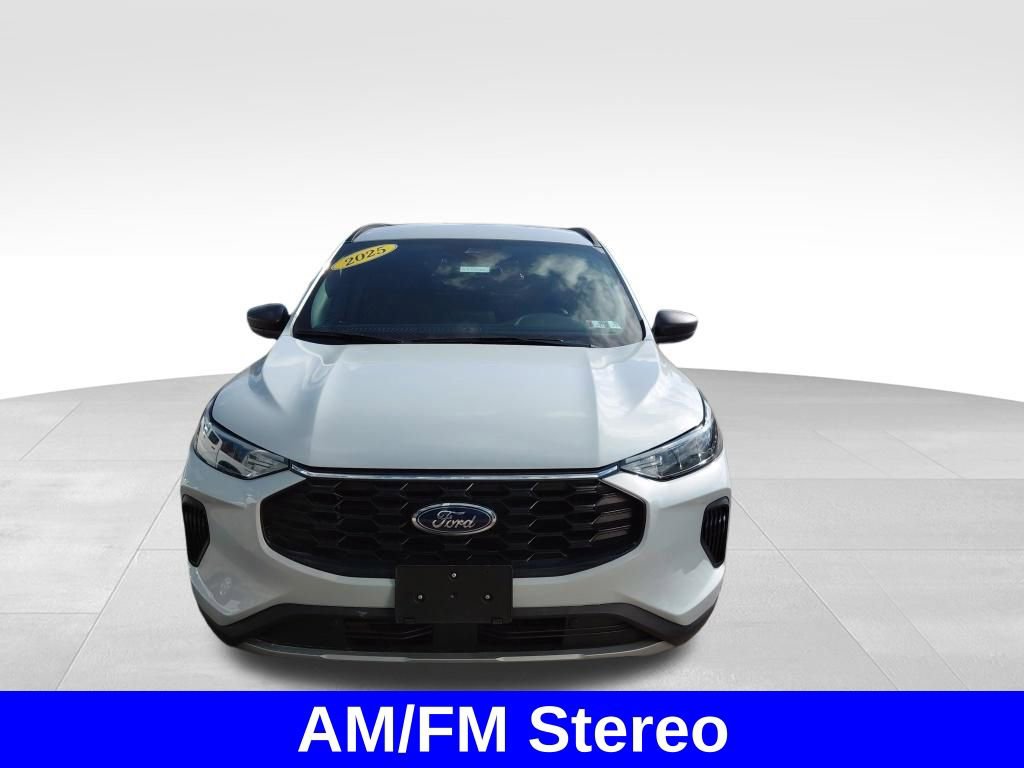 Certified 2025 Ford Escape ST-Line image 3