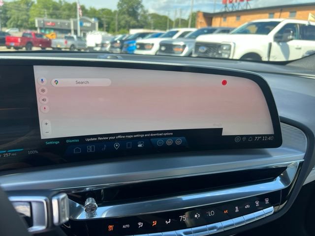 Used 2024 Cadillac Lyriq Sport AWD/4WD image 15
