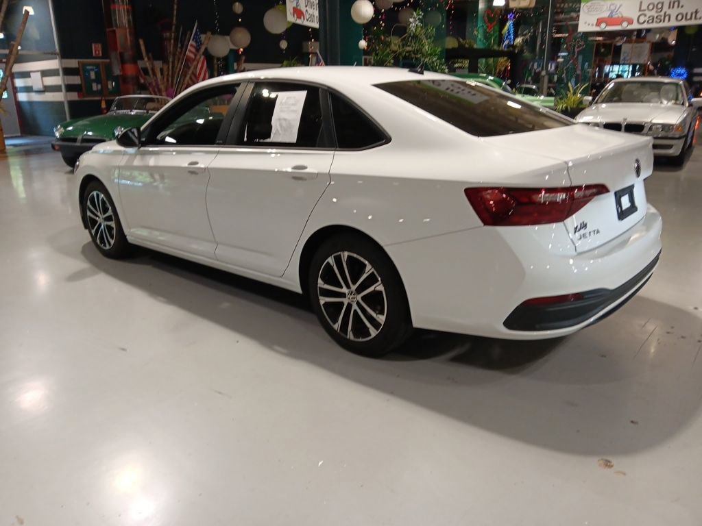 Used 2024 Volkswagen Jetta Sport FWD image 9