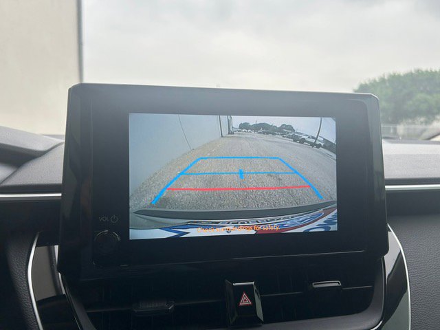 Used 2025 Toyota Corolla LE FWD image 21