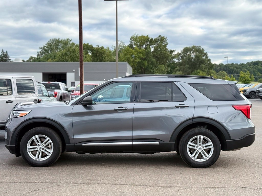 Certified 2024 Ford Explorer XLT w/ Equipment Group 202A AWD/4WD image 38