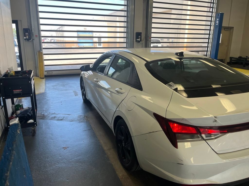 Used 2022 Hyundai Elantra SEL FWD image 8