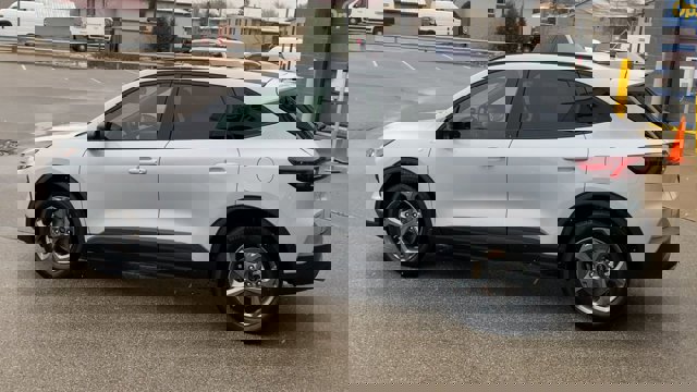 Certified 2025 Ford Escape ST-Line w/ Cold Weather Package image 7