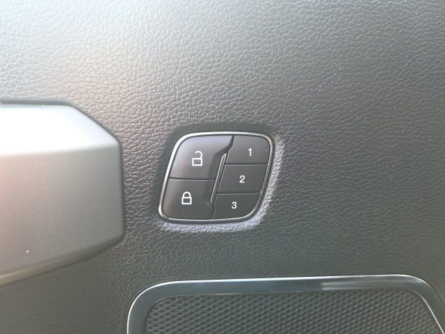 Certified 2019 Ford F350 Lariat w/ Lariat Ultimate Package image 27