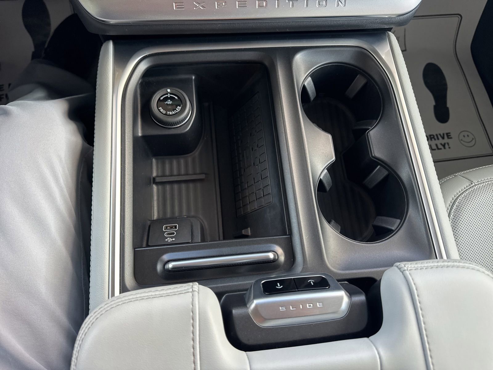 Certified 2025 Ford Expedition Max Platinum w/ Driver's Package AWD/4WD image 39