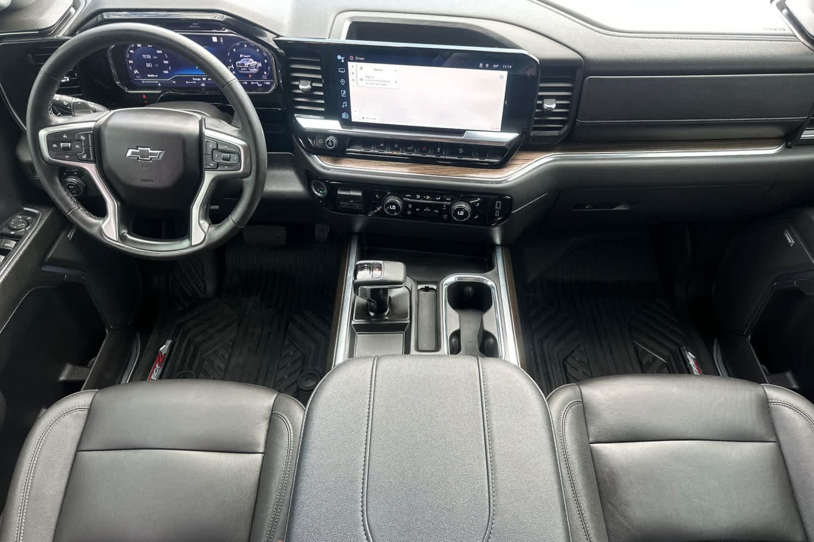 Used 2024 Chevrolet Silverado 1500 LT Trail Boss w/ Convenience Package II AWD/4WD image 3