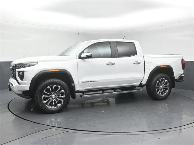 Used 2023 GMC Canyon Denali image 2