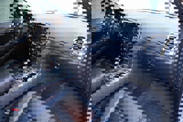 Used 2021 Jeep Grand Cherokee Limited image 32