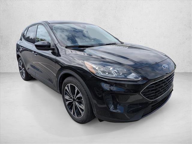 Certified 2022 Ford Escape SE w/ SE Sport Appearance Package FWD image 3