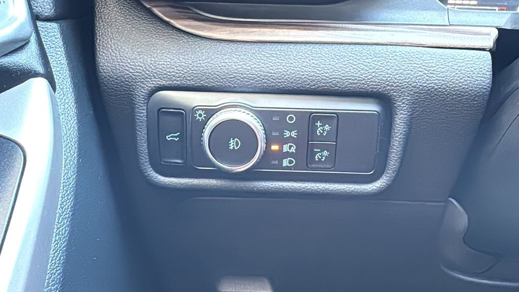 Certified 2023 Ford Explorer Limited w/ Limited Technology Package RWD image 17