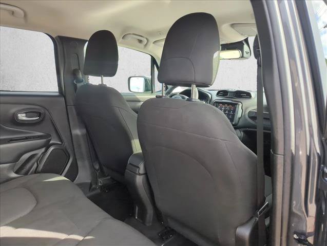 Used 2023 Jeep Renegade Latitude AWD/4WD image 21