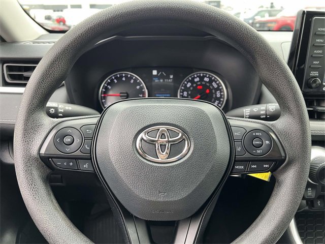 Used 2022 Toyota RAV4 LE image 16