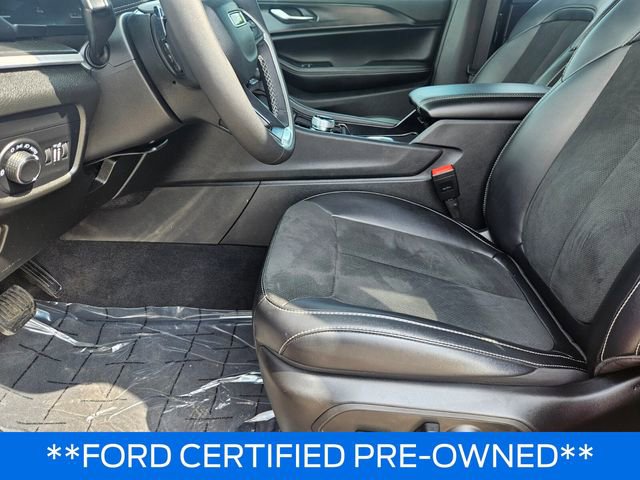 Used 2025 Jeep Grand Cherokee L Altitude RWD image 32