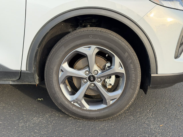 Certified 2025 Ford Escape ST-Line Select AWD/4WD image 11