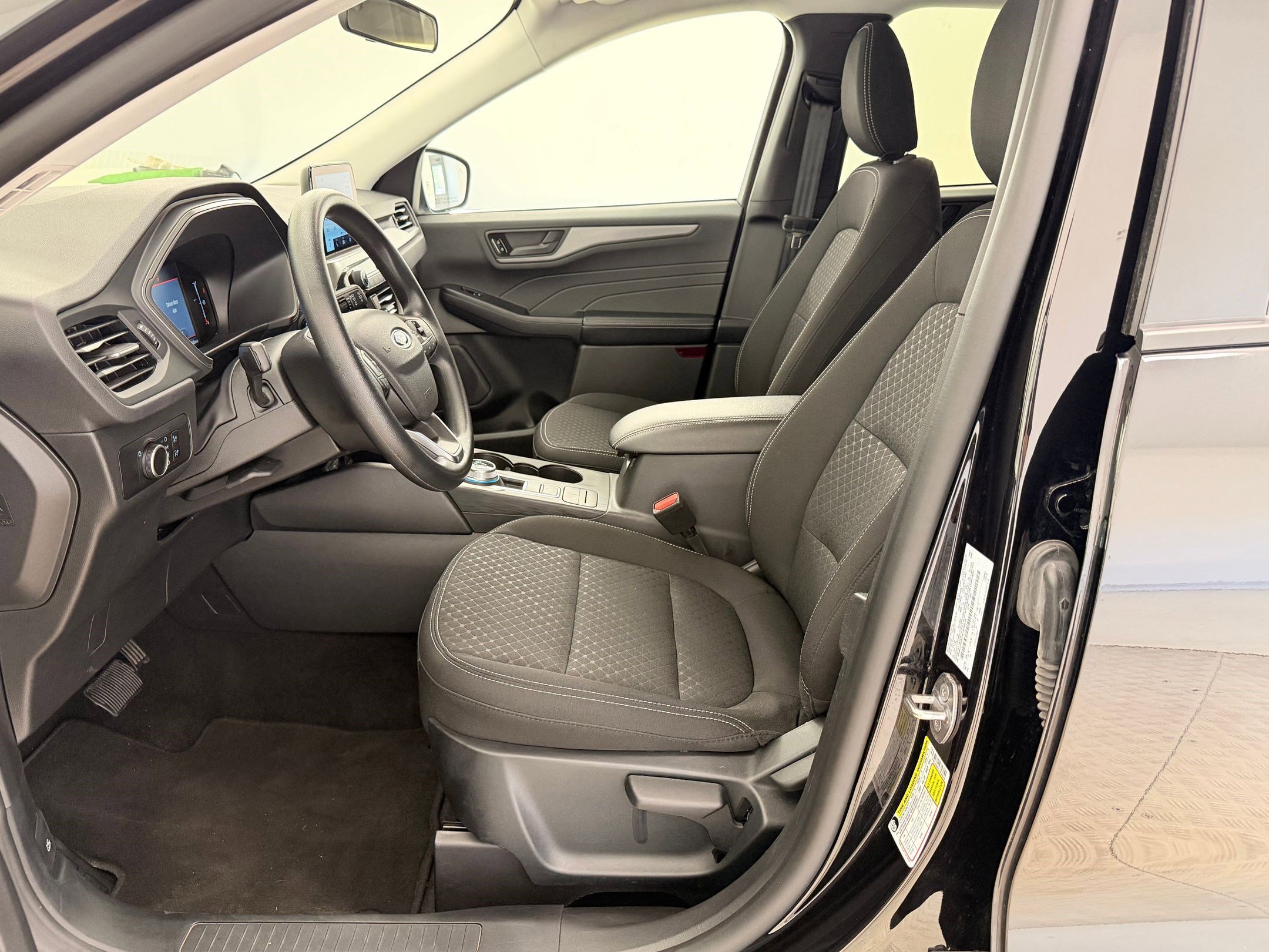 Certified 2025 Ford Escape Active image 5