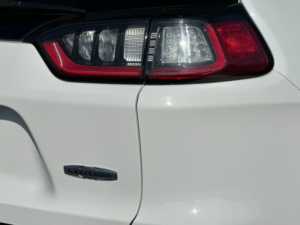 Used 2019 Jeep Cherokee Latitude w/ Cold Weather Group image 25