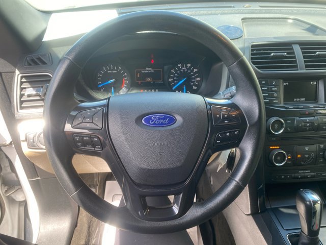 Certified 2017 Ford Explorer FWD image 9