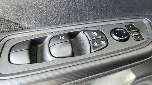 Used 2022 Nissan Versa SV FWD image 20