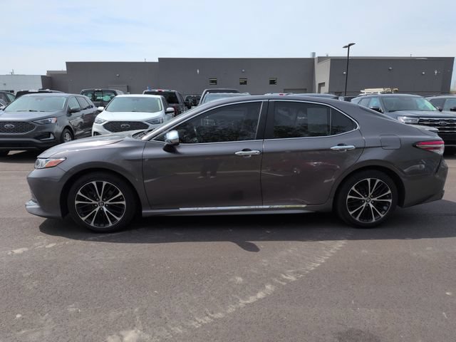 Used 2019 Toyota Camry SE FWD image 8