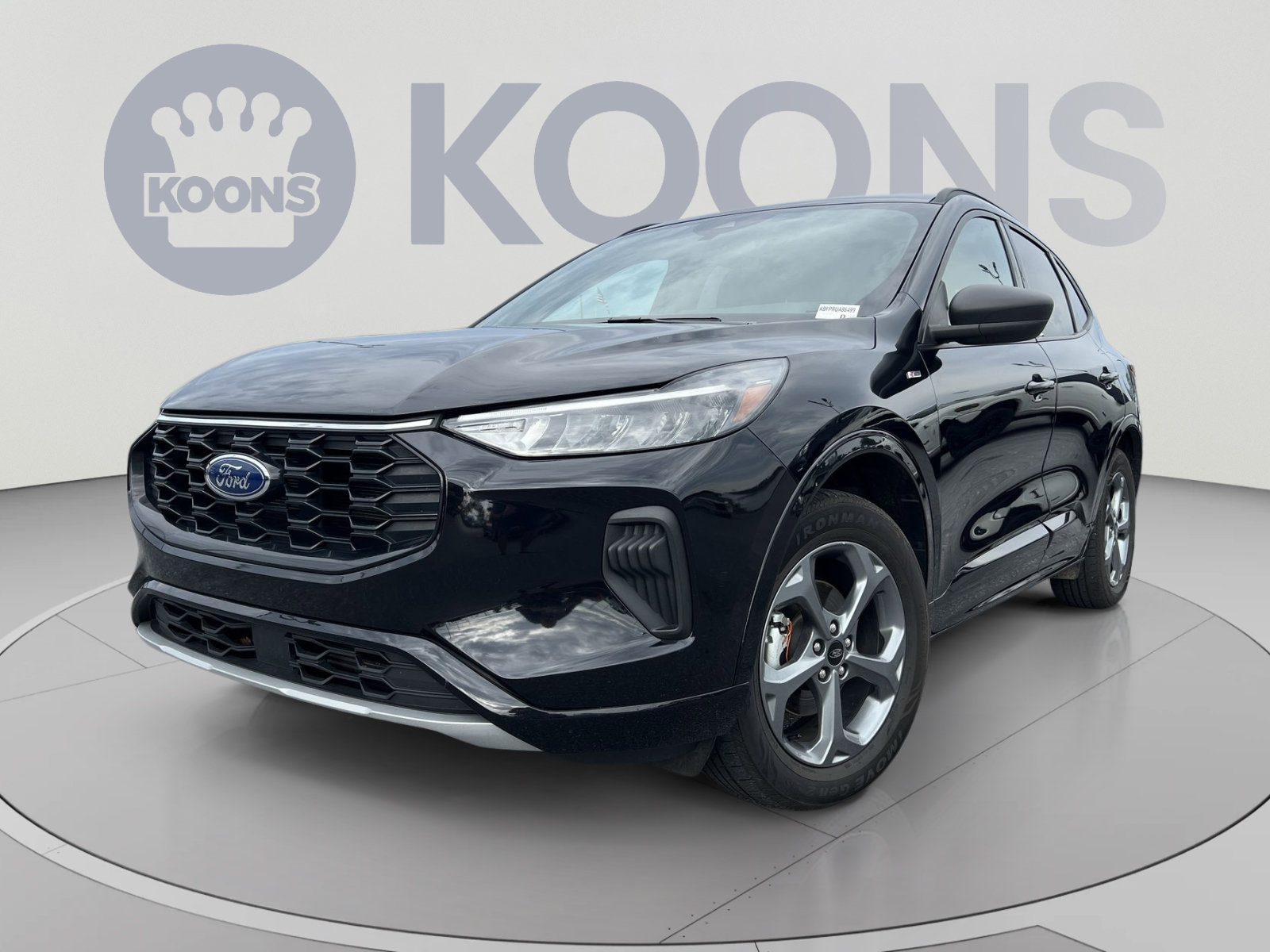 Certified 2024 Ford Escape ST-Line AWD/4WD image 1