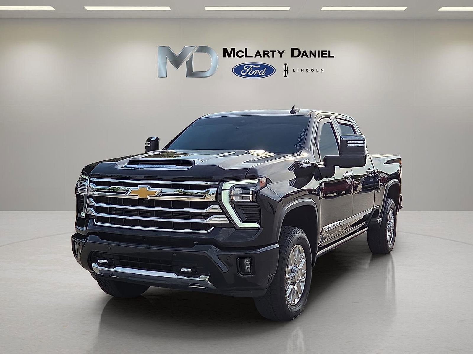 Used 2024 Chevrolet Silverado 2500 High Country w/ High Country Premium Package AWD/4WD video 2