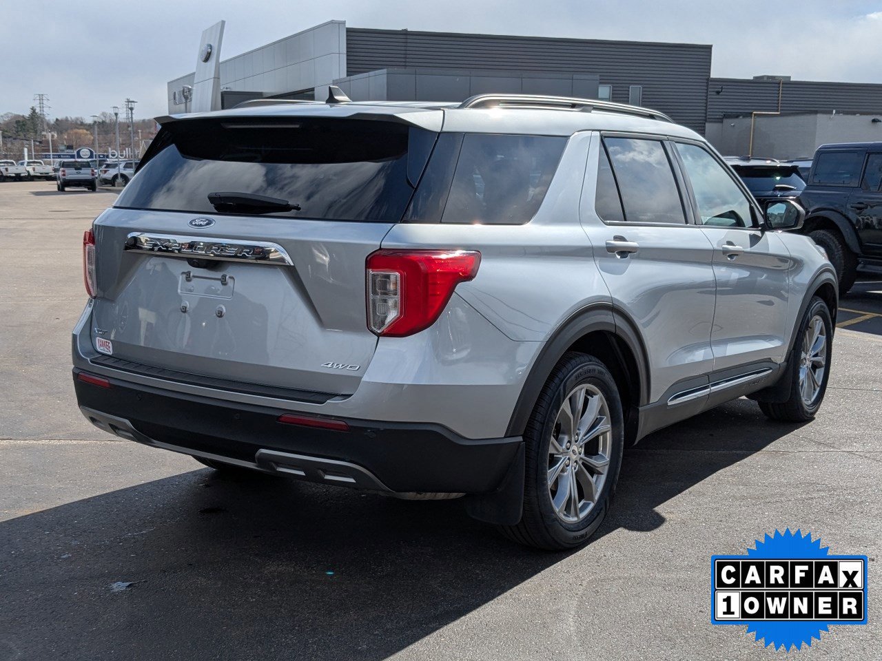 Certified 2022 Ford Explorer XLT w/ Equipment Group 202A image 5