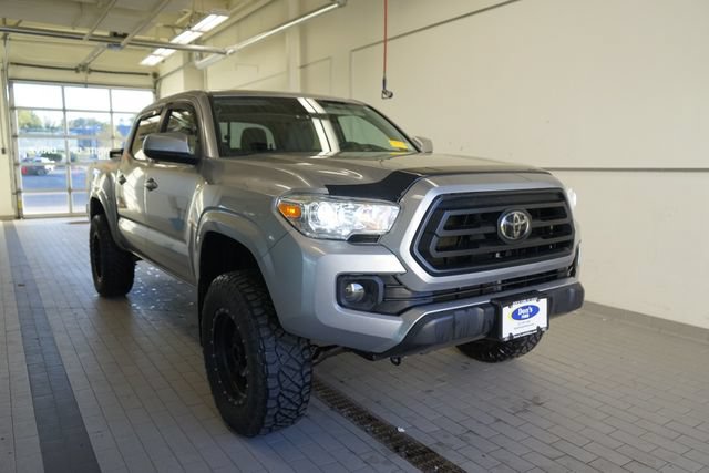 Used 2021 Toyota Tacoma SR AWD/4WD image 16