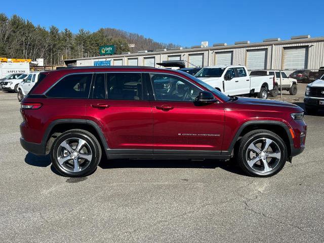 Used 2023 Jeep Grand Cherokee 4WD 4xe w/ Luxury Tech Group II image 2