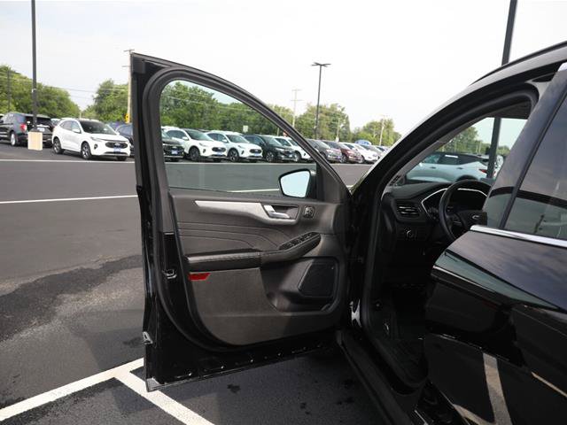 Certified 2024 Ford Escape Platinum AWD/4WD image 16