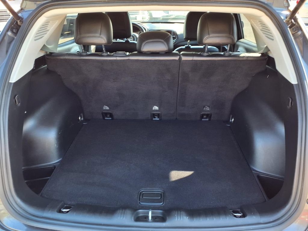 Used 2021 Jeep Compass Latitude FWD image 32