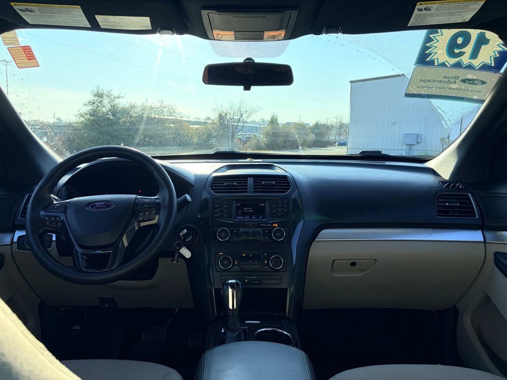 Certified 2019 Ford Explorer FWD image 33