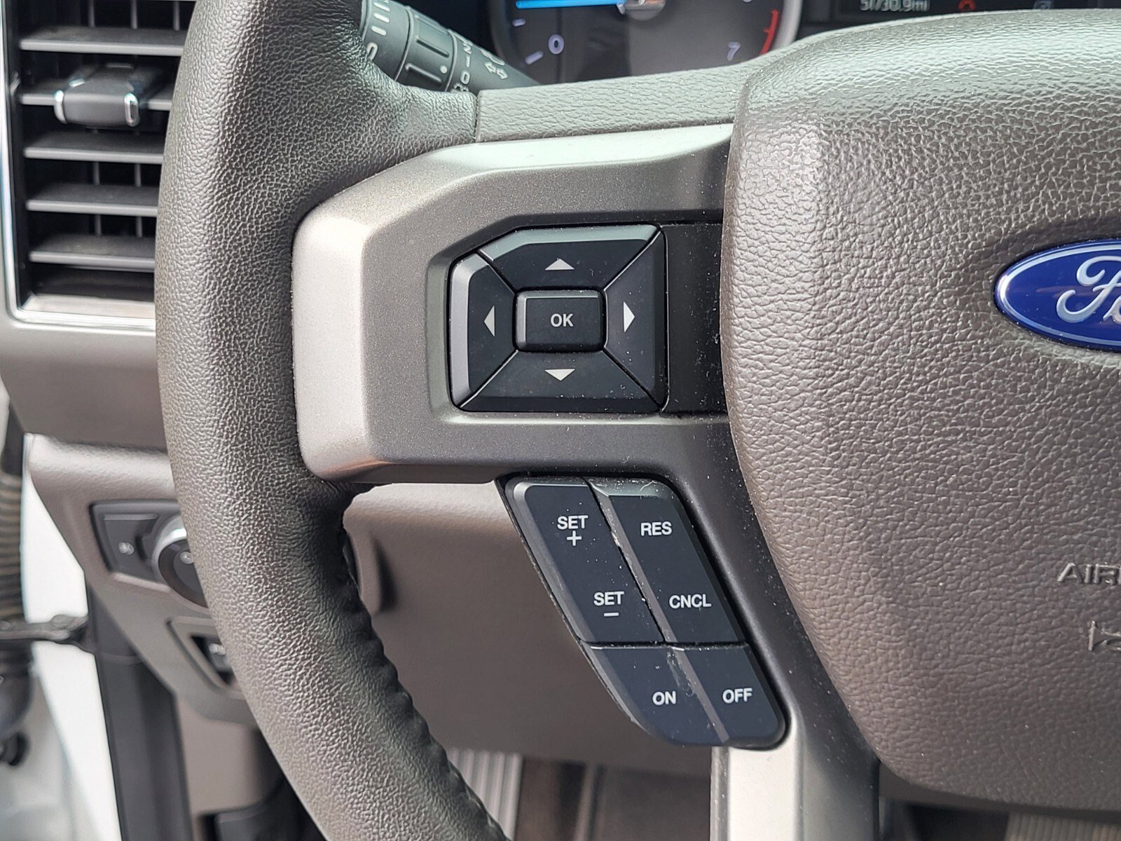 Certified 2021 Ford Expedition XLT RWD image 27