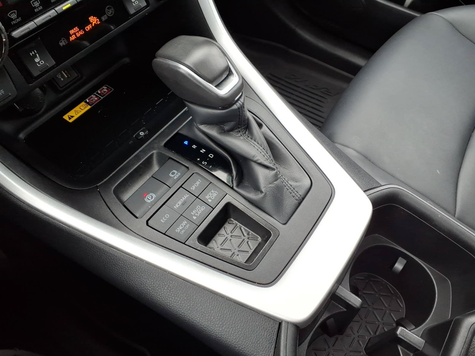 Used 2024 Toyota RAV4 XLE Premium w/ Weather Package AWD/4WD image 17