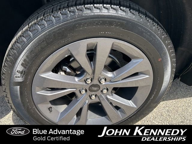 Certified 2022 Ford Explorer XLT w/ Equipment Group 202A AWD/4WD image 9