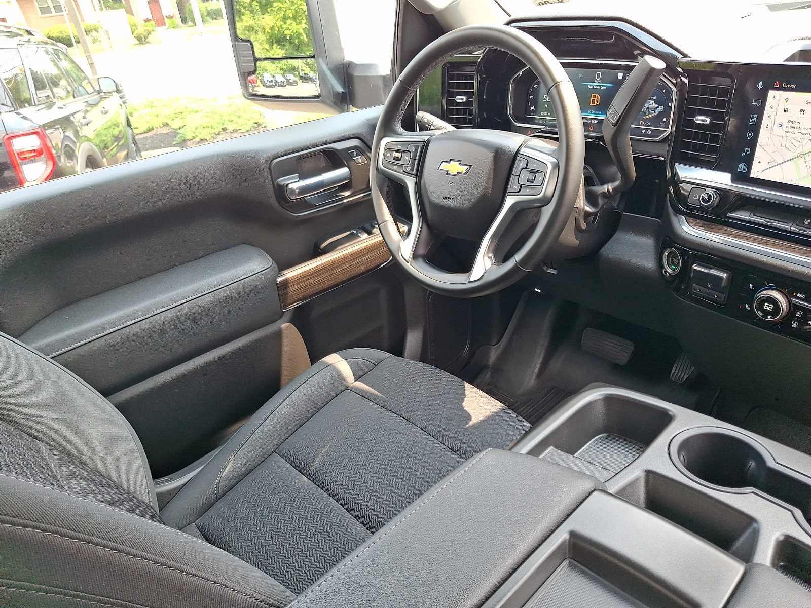Used 2024 Chevrolet Silverado 2500 LT w/ Convenience Package AWD/4WD image 14